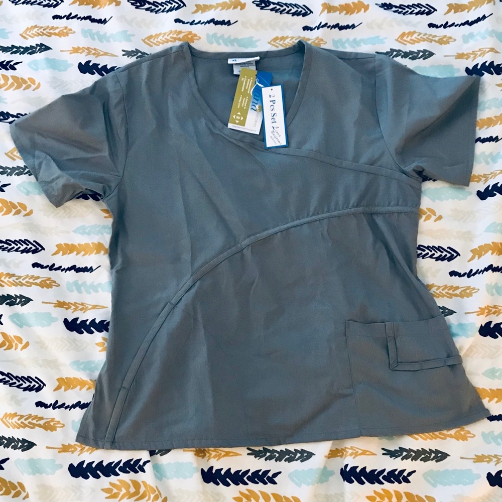 SCRUB TOP BUNDLE - Picture 12 of 13